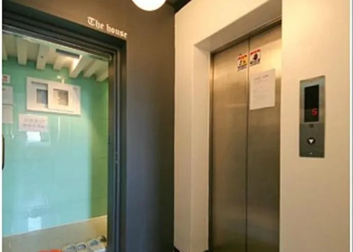 Hongdae T Apartahotel